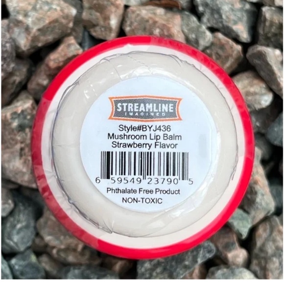 🍄NEW🍓Strawberry scented Red & White Mushroom Shaped Lip balm🍄🍄 - Picture 5 of 6